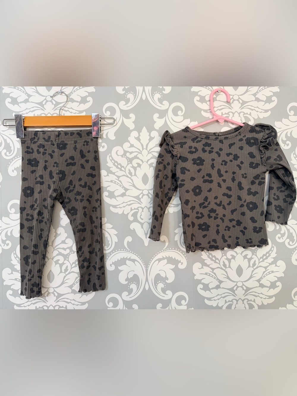 💫4/$25 • George Cotton Leopard Ribbed Top & Leggings Set